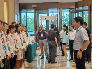 副校长翟胜宝看望永利官网田径代表队