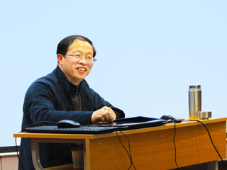 石海松应邀到永利官网作书法艺术报告