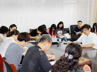 上海财经大学《财经研究》编辑部主任施祖辉教授应邀来永利官网讲学