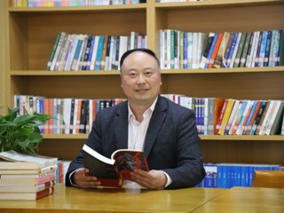 【校友风采】全国杰出中小学中青年教师、正高级特级教师--韩东