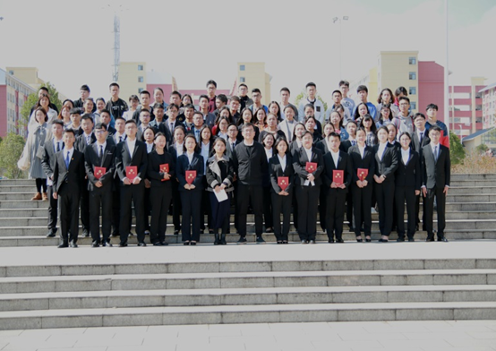 XueShengHeZhao.width-800.png